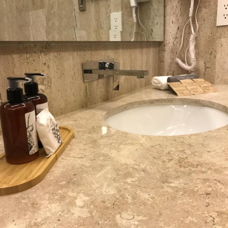 Hotel Casa Ensenada Luxury Boutique Hotel - Deluxe Double Room with Balcony - 3