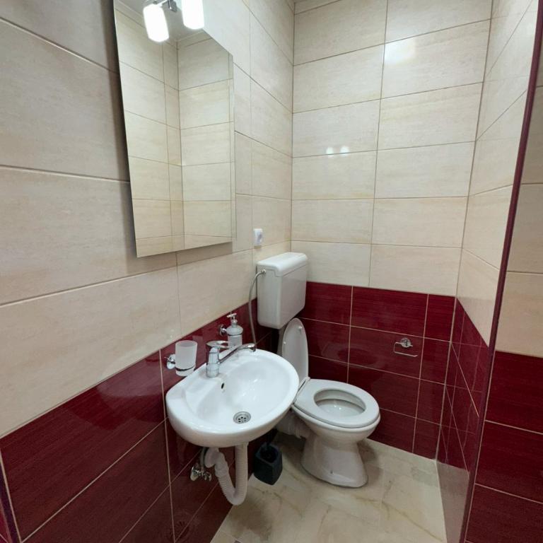 Apartmani Breze - Double Room with Shared Bathroom - 2