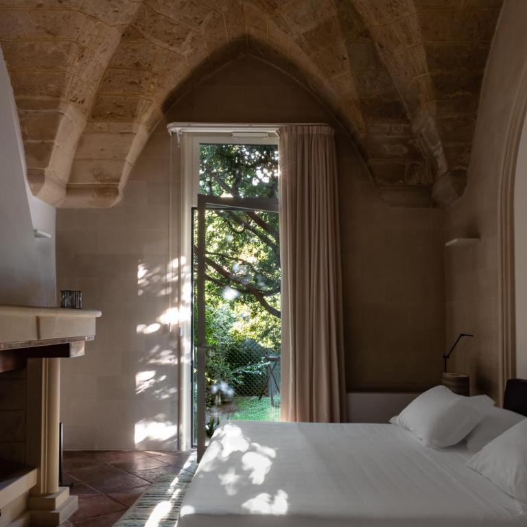 La Fiermontina Palazzo Bozzi Corso Hotel - Deluxe Suite - 5