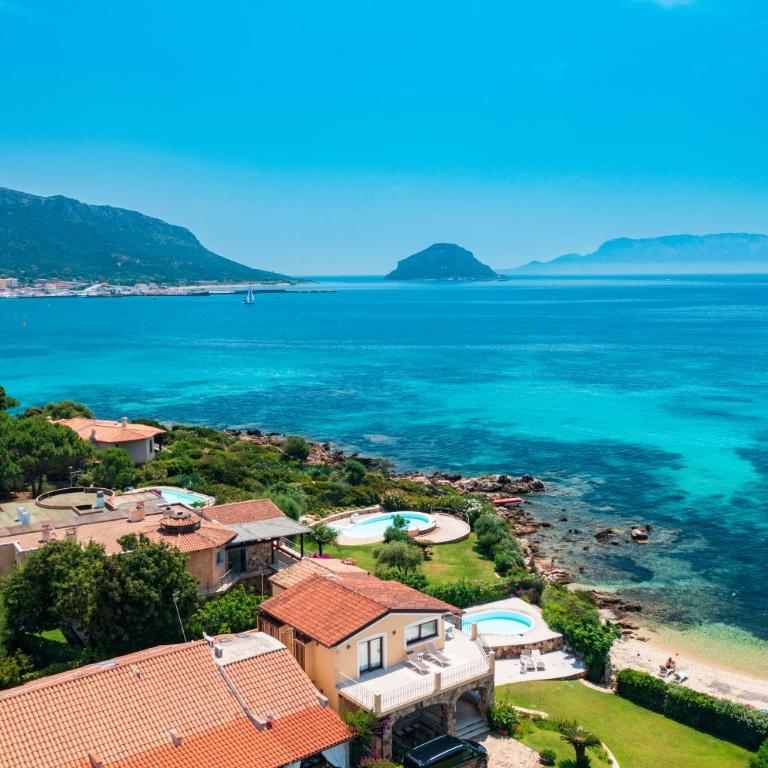 NOVITA' Dimora Delfino - Spiaggia Privata, WIFI, AC - Two-Bedroom House - 2