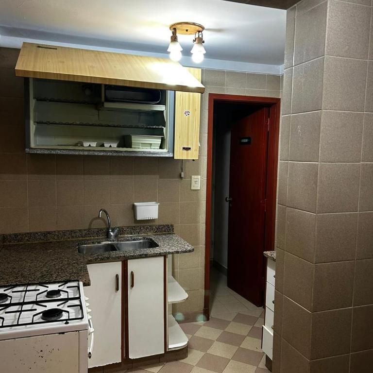 Depto luminoso con terraza y cochera en el centro - Two-Bedroom Apartment - 6