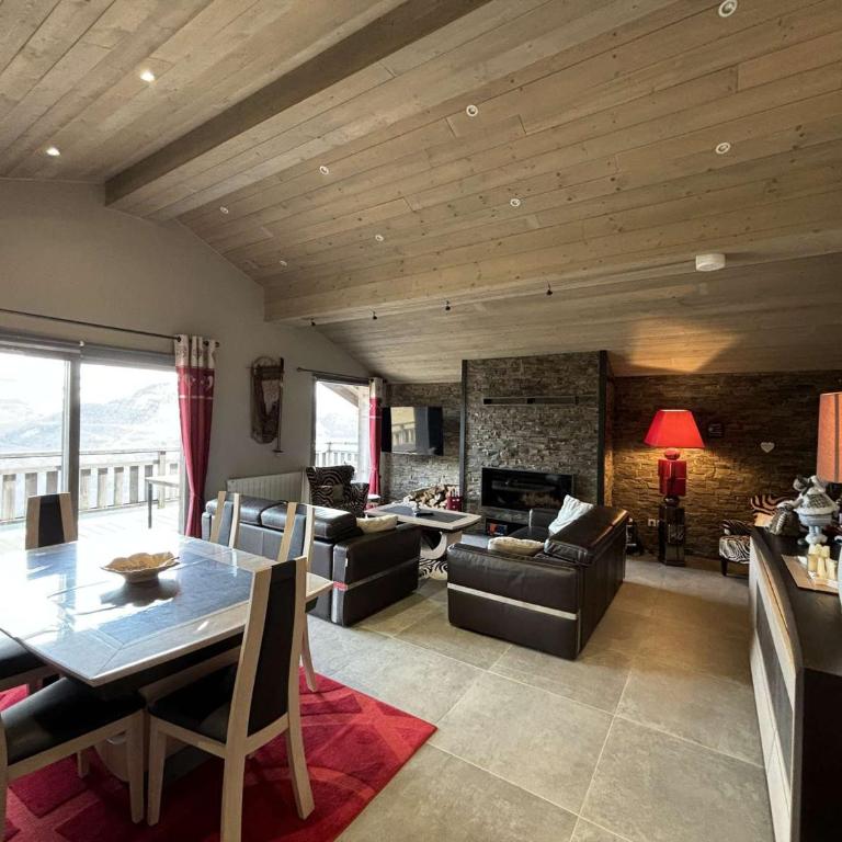 Appartement moderne 5 pièces, proche des pistes avec cheminée, terrasse, parking et bois inclus - Apartment mit 4 Schlafzimmern - 1