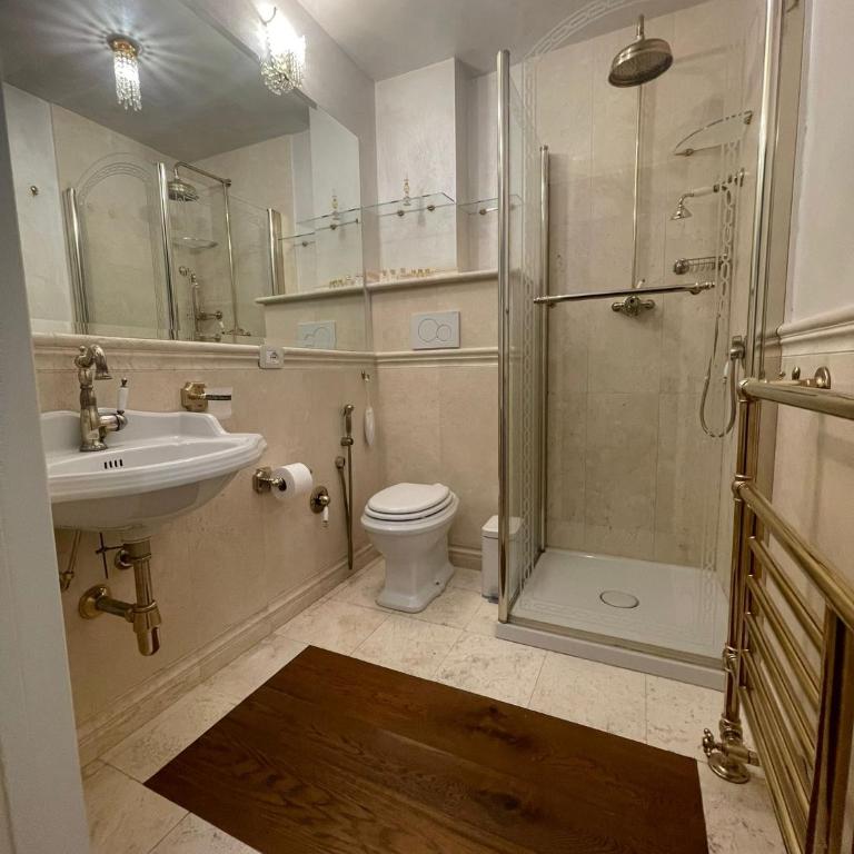 Charming House- AREZZO CITTA' DEL NATALE - Suite Familiare - 4