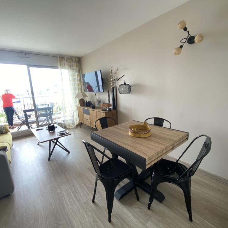 Sol-y-Days Santa Maria vue sur les marinas - Deluxe One-Bedroom Apartment with Harbor View - 4