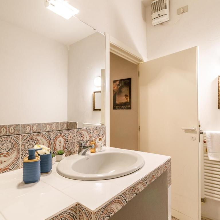GuestHost - Porta Romana Charme Apartment - Two-Bedroom Apartment - 23