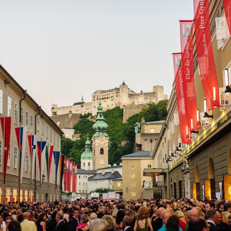 Citycenter Salzburg am Ursulinenplatz - Selfcheckin Suiten - Deluxe Suite mit Kingsize-Bett - 15