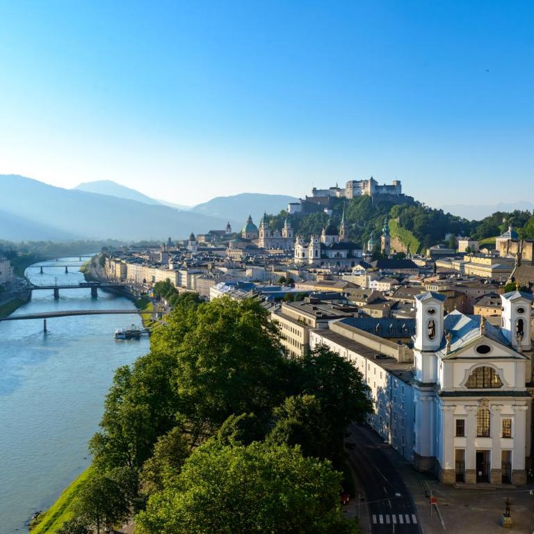 Citycenter Salzburg am Ursulinenplatz - Selfcheckin Suiten - Deluxe Suite mit Kingsize-Bett - 14