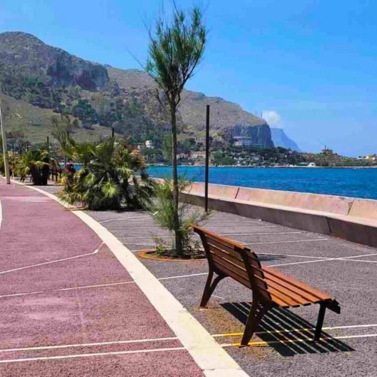 - Palermo - Sferracavallo sul mare - Appartamento con 1 Camera da Letto - 17