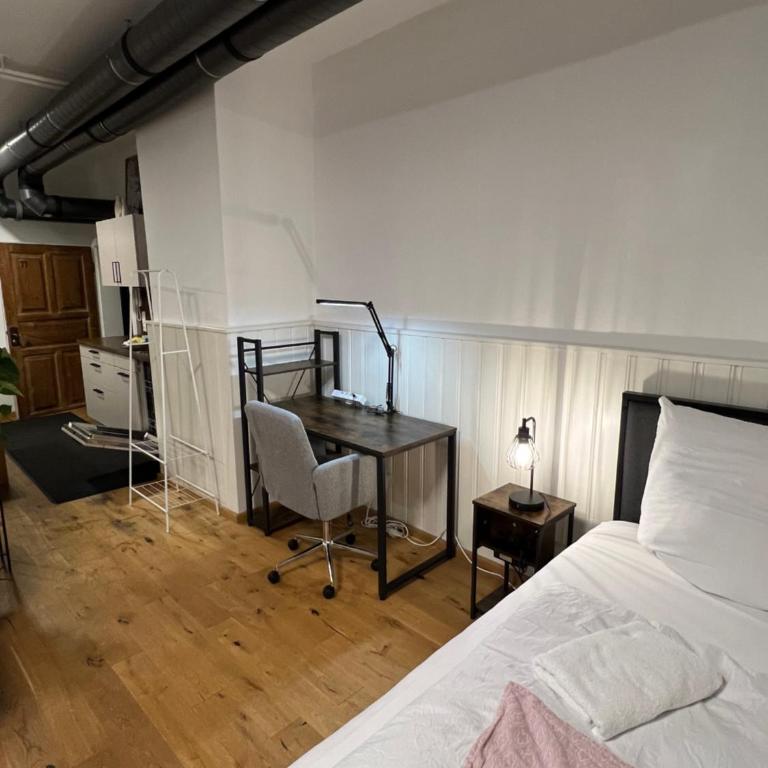 KemptenCityHostPlus-Unterkunft Charme im Denkmal - Familienzimmer mit Gemeinschaftsbad - 6