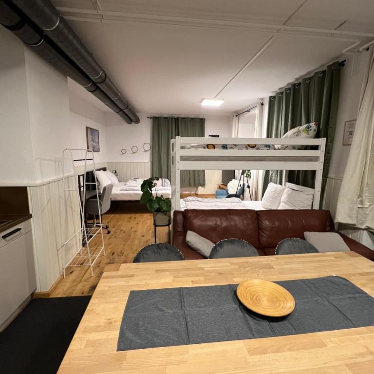 KemptenCityHostPlus-Unterkunft Charme im Denkmal - Familienzimmer mit Gemeinschaftsbad - 5