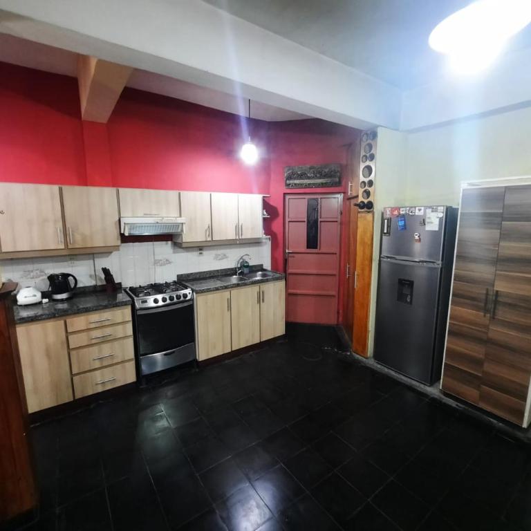 Casa Encarnación a pasos del Shopping Costanera - Three-Bedroom House - 1