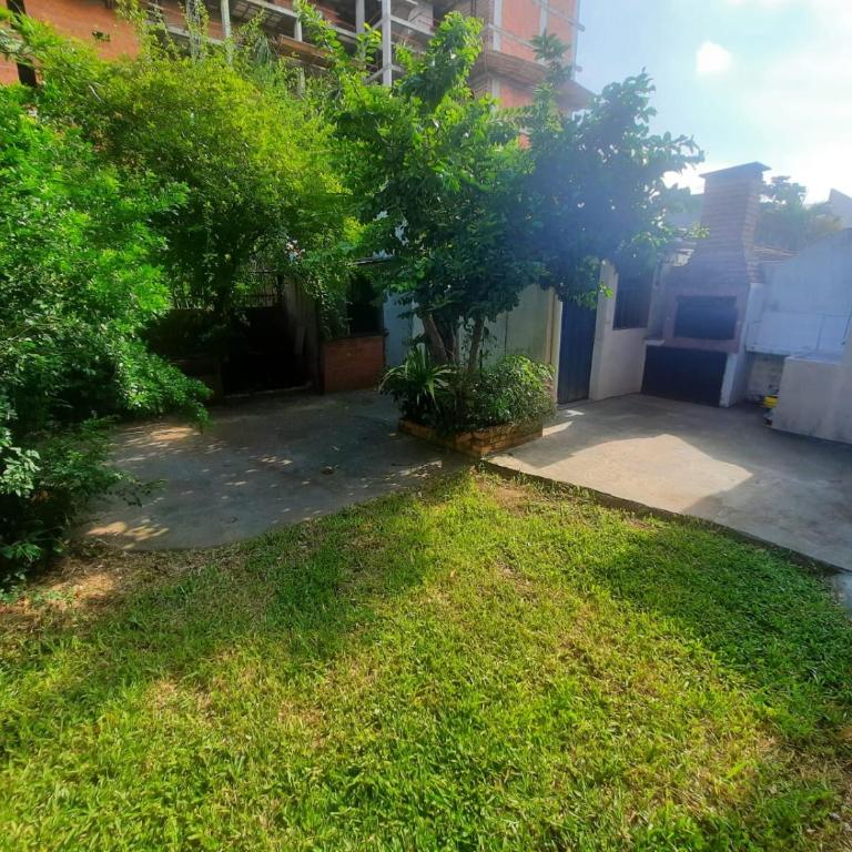 Casa Encarnación a pasos del Shopping Costanera - Three-Bedroom House - 20