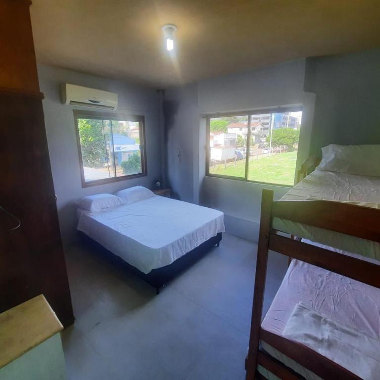 Casa Encarnación a pasos del Shopping Costanera - Three-Bedroom House - 14