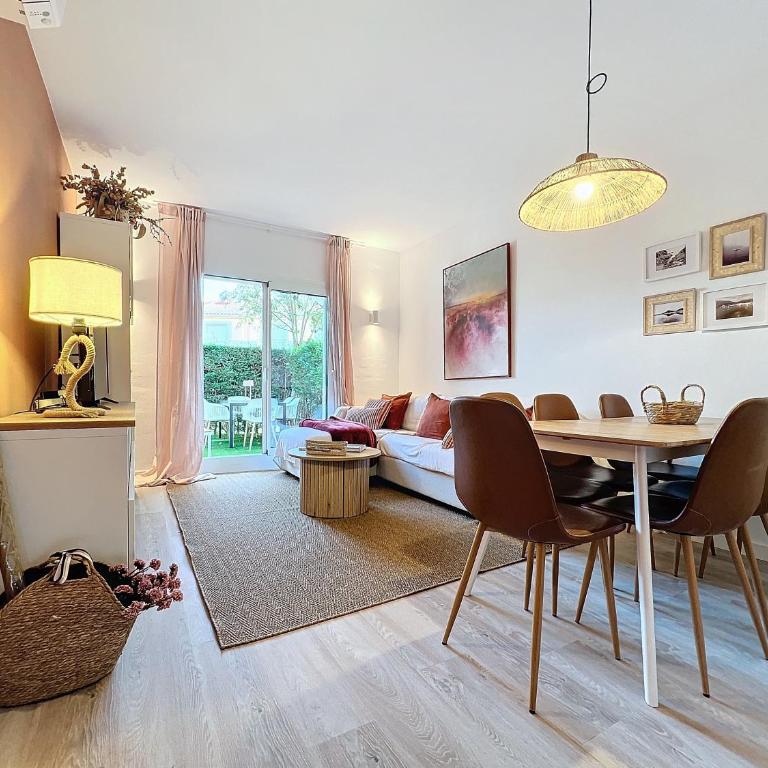 La Bella Lola Estartit Rental - Three-Bedroom House - 9