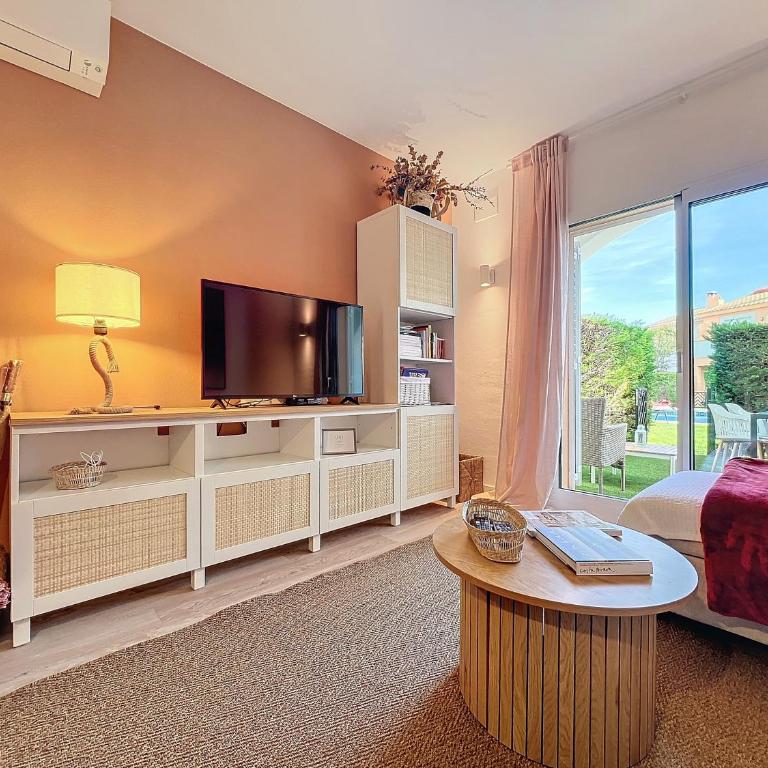 La Bella Lola Estartit Rental - Three-Bedroom House - 3