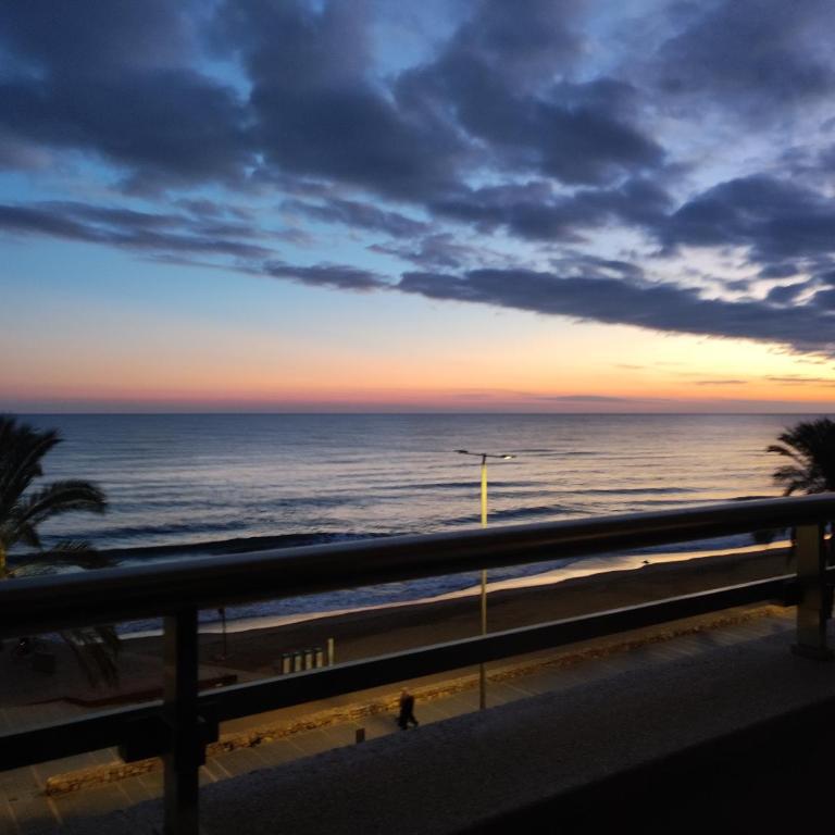 FRENTE AL MAR PARA 8 PERS con 4 HAB - Apartamento con vistas al mar - 2