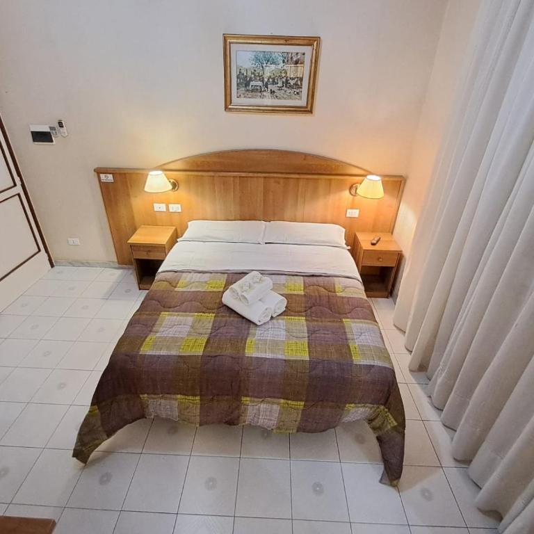 NAHID ACCOMMODATION - Camera Matrimoniale Deluxe - 13