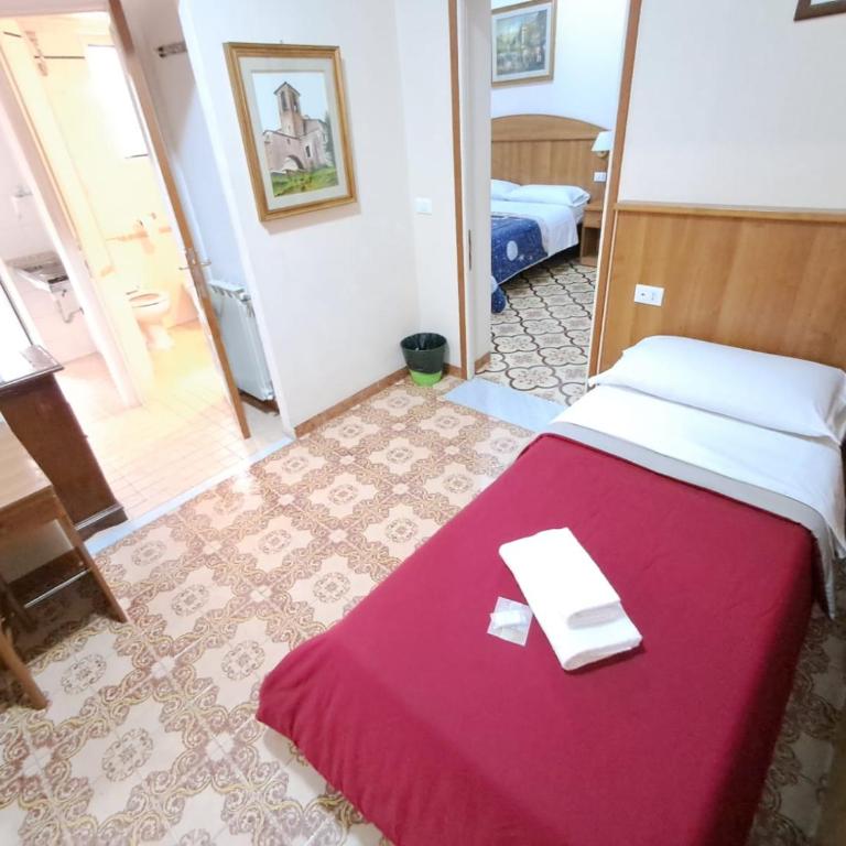 NAHID ACCOMMODATION - Camera Tripla Comfort - 14