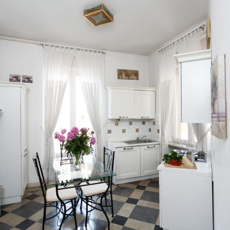 La Castellana - Appartamento con 2 Camere da Letto - Via San Gerolamo Miani 1 - 6