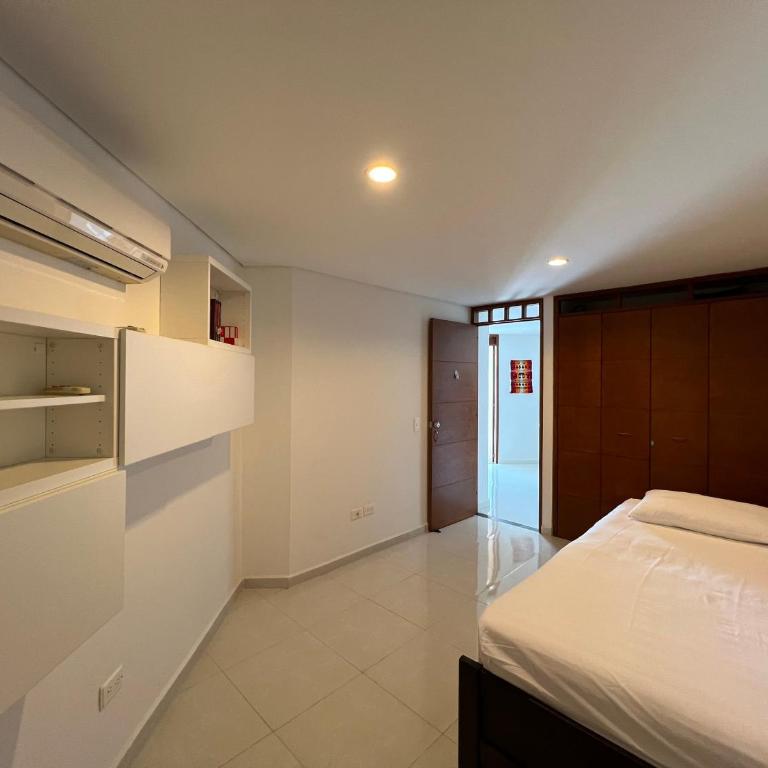 Edificio Torre Areia - Two-Bedroom Apartment with Balcony and Sea View - 27