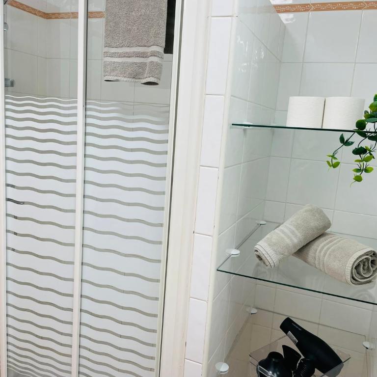 Las Brisas 51 by SunHousesCanarias - Two-Bedroom Apartment - 24