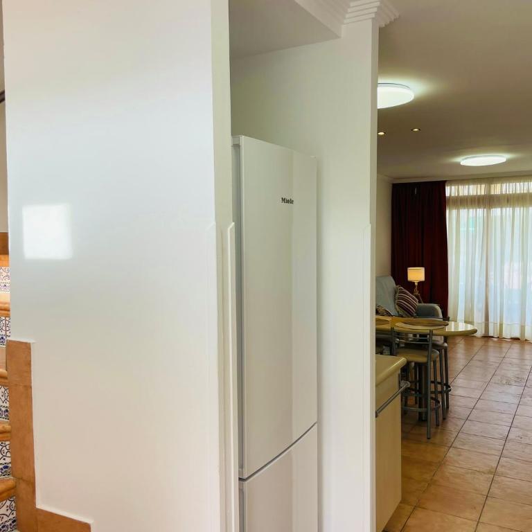 Las Brisas 51 by SunHousesCanarias - Two-Bedroom Apartment - 20