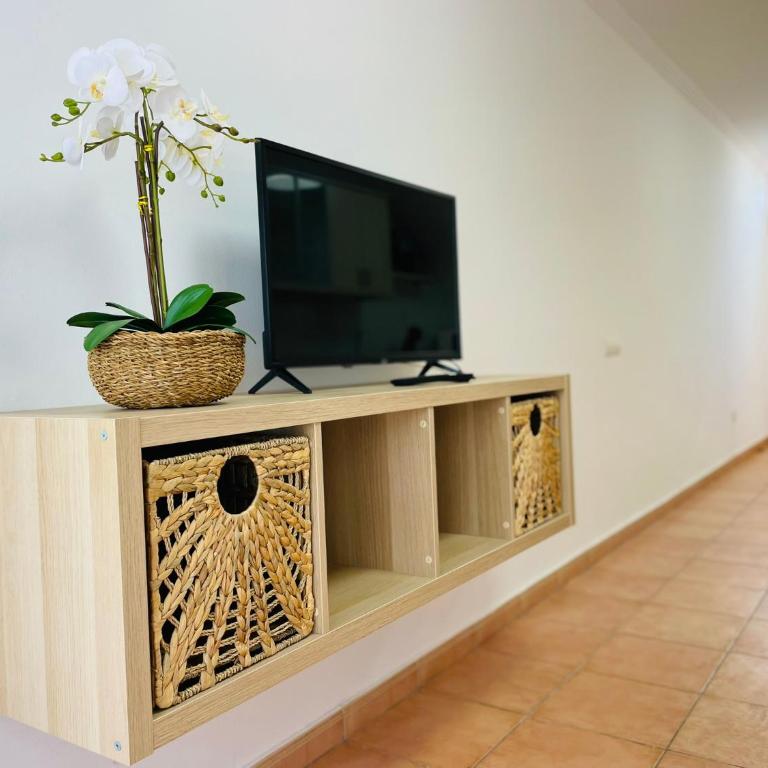 Las Brisas 51 by SunHousesCanarias - Two-Bedroom Apartment - 15