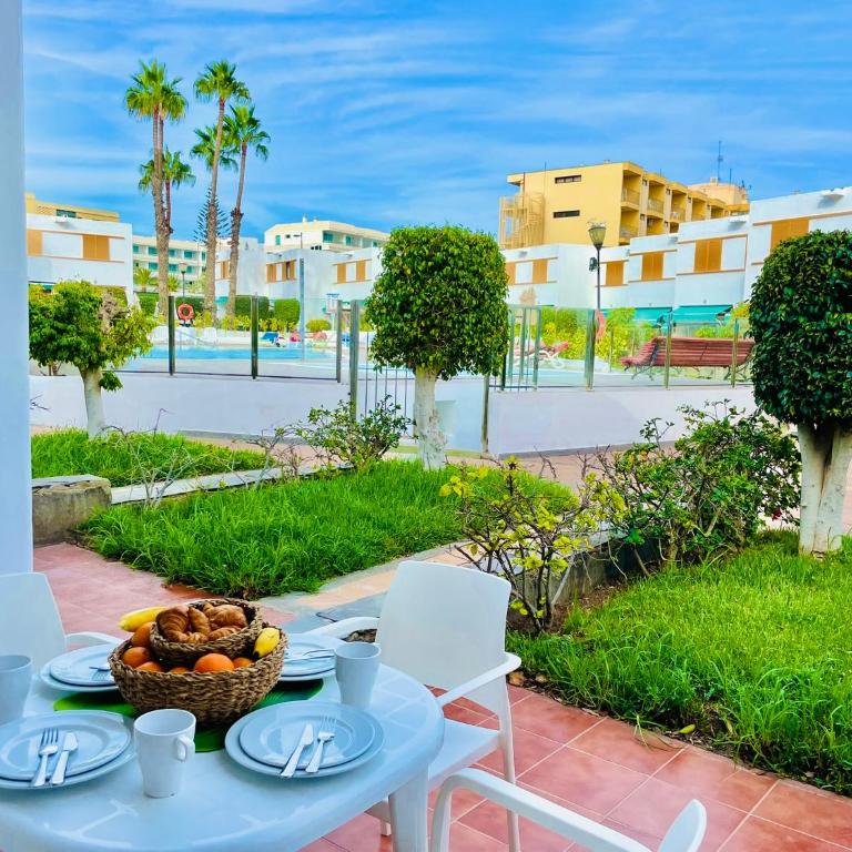 Las Brisas 51 by SunHousesCanarias - Two-Bedroom Apartment - 1