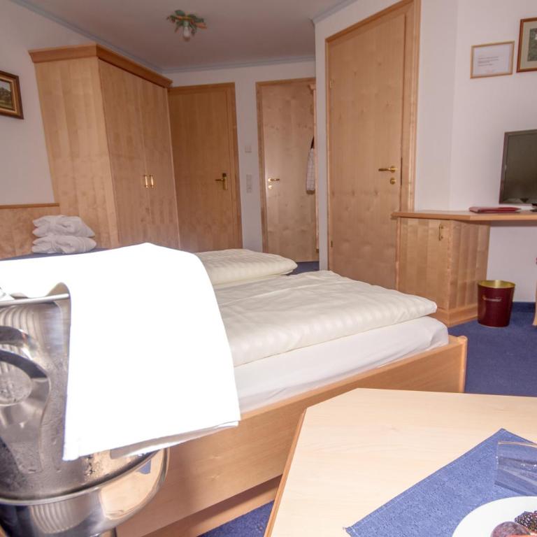 Berg & SPA Hotel Urslauerhof - Doppelzimmer mit Balkon - 2