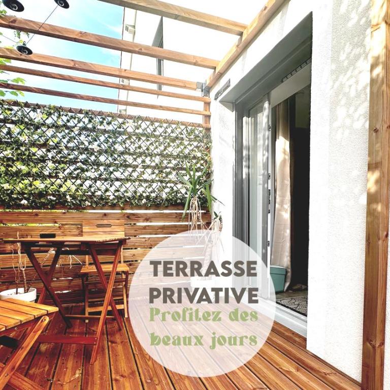 Luna Monkey, Chambre & Terrasse privée, Bourgoin Centre - Chambre Double avec Salle de Bains Privative - 3