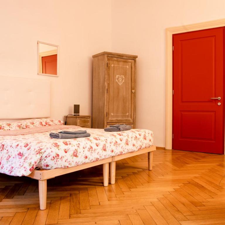 Bolzano Rooms - Camera Familiare con Bagno in Comune - 10