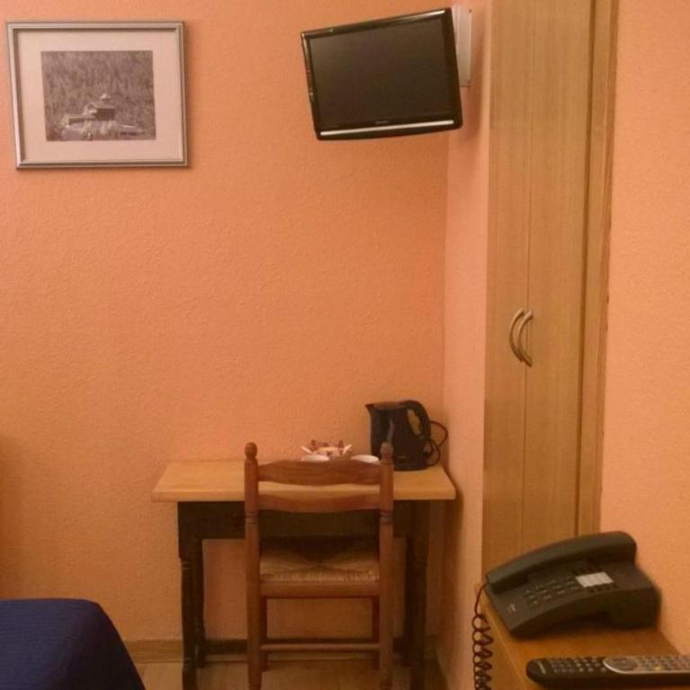 Hotel Roc de St Miquel & Apartment - Habitación Doble Económica Pequeña - 9