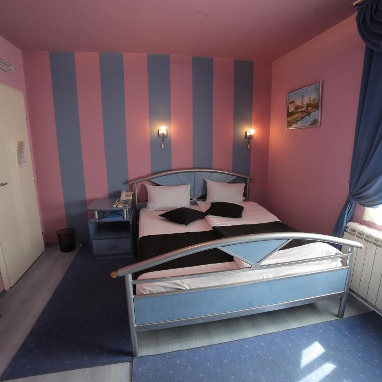 Hotel Ženeva - Double Room - 13