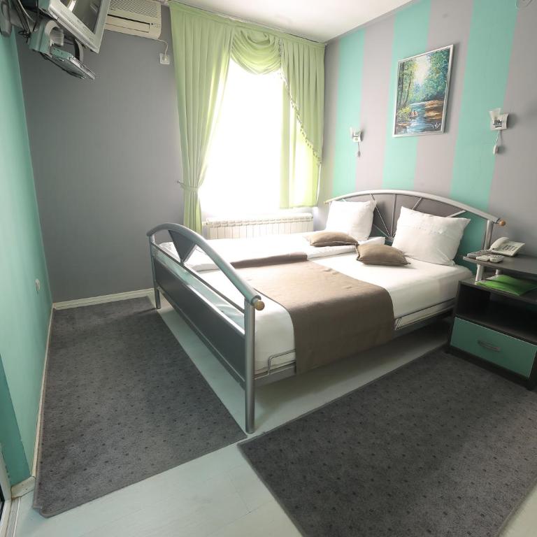 Hotel Ženeva - Double Room - 18