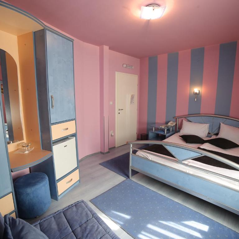Hotel Ženeva - Double Room - 12