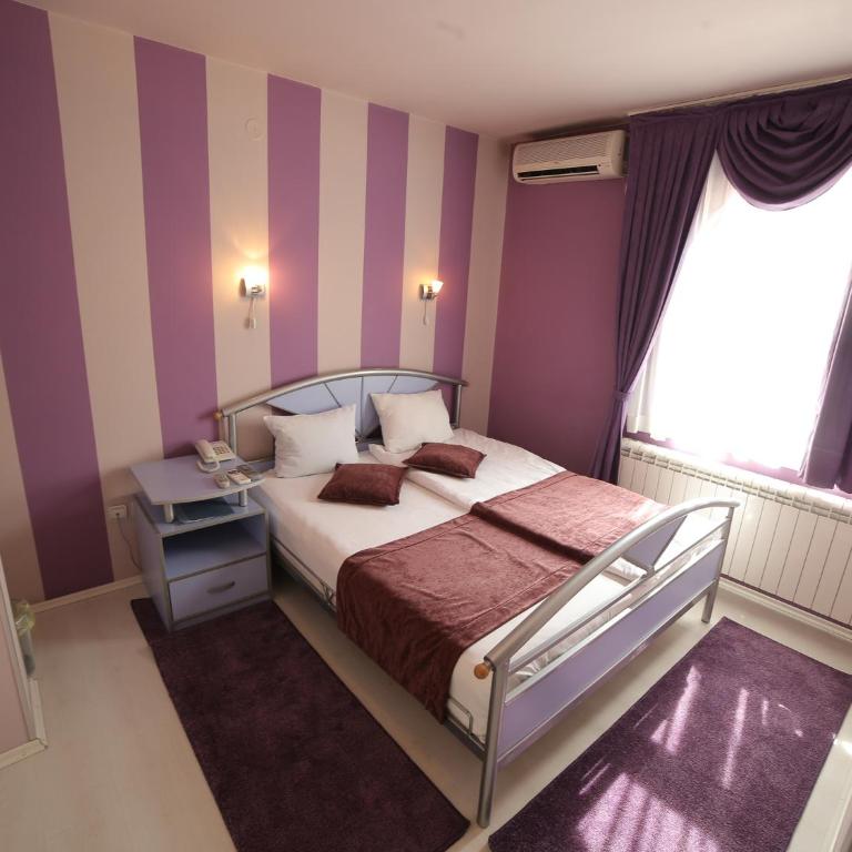 Hotel Ženeva - Double Room - 7