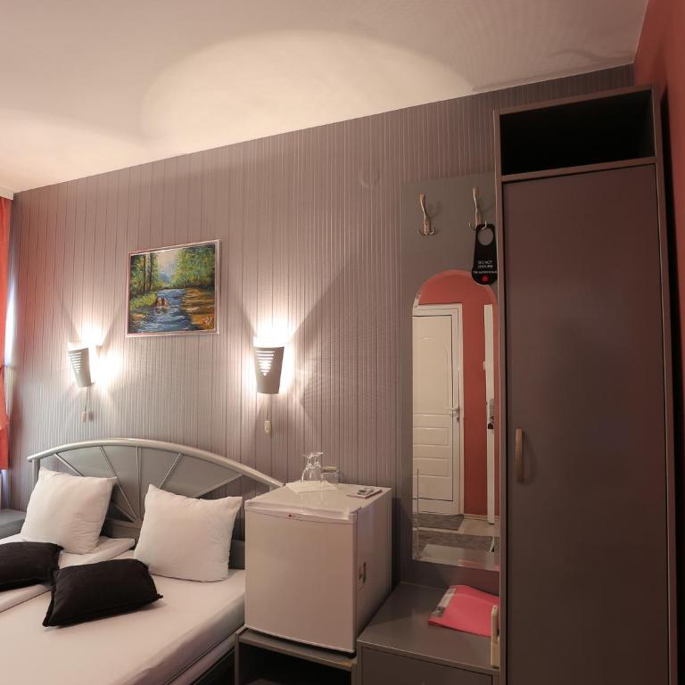Hotel Ženeva - Double Room - 27