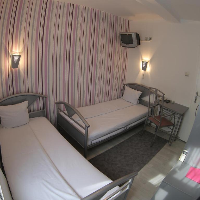Hotel Ženeva - Double Room - 33