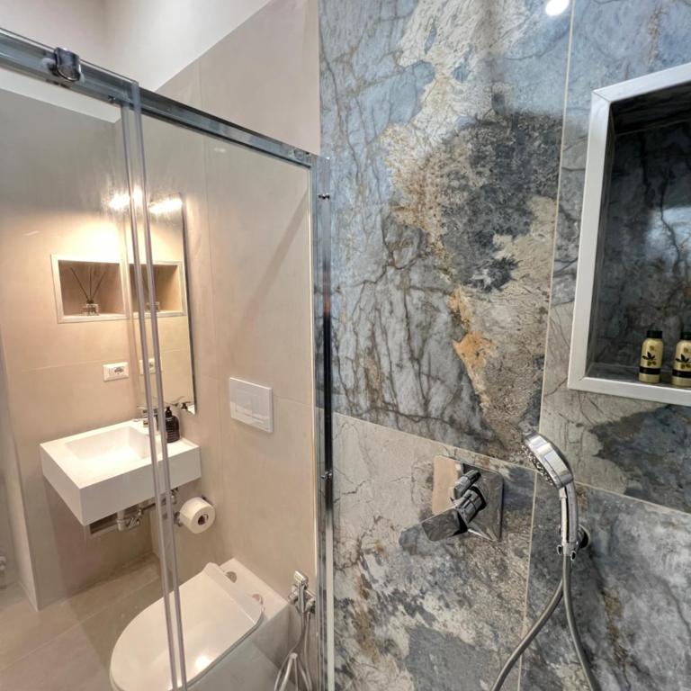 Maison Almo Guesthouse - Camera Matrimoniale con Bagno Privato - 10
