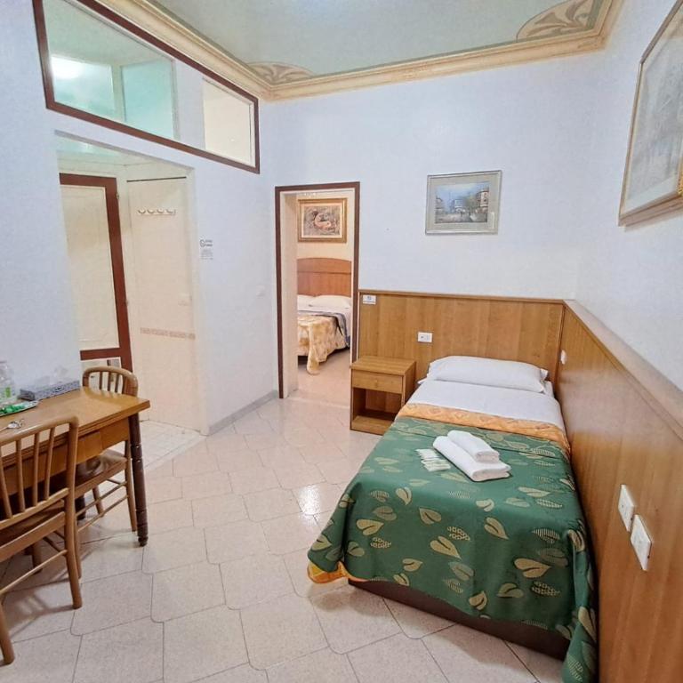 NAHID ACCOMMODATION - Camera Tripla Comfort - 2