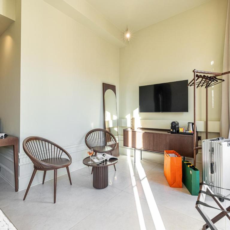 Naomi Nice - Chambre Double avec Balcon - 10