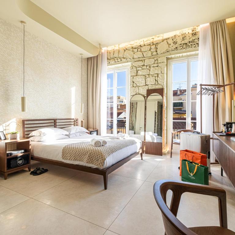 Naomi Nice - Chambre Double Deluxe avec Balcon - 1