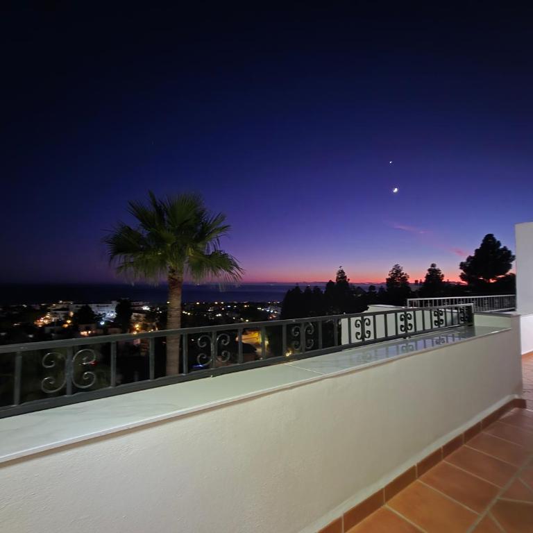 Duplex Penthouse 2 Living Rooms 3 Double Bedroom 4 Beds 4 Terraces Outstanding Sea & Mountain views - Apartamento de 3 dormitorios - 68