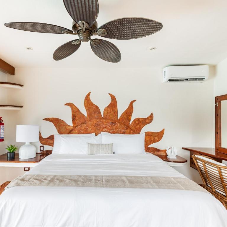 Bella Mar, Oceanfront Escape - Double Room with Pool View - 1