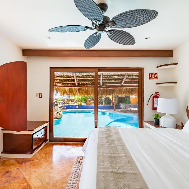 Bella Mar, Oceanfront Escape - Double Room with Pool View - 4