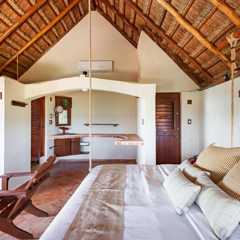 Bella Mar, Oceanfront Escape - Deluxe Queen Room - 6