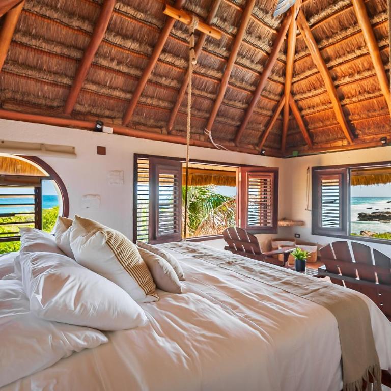 Bella Mar, Oceanfront Escape - Deluxe Queen Room - 4