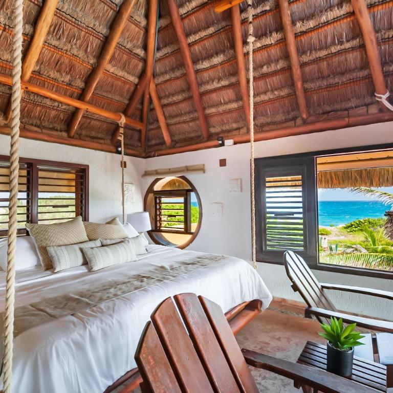 Bella Mar, Oceanfront Escape - Deluxe Queen Room - 5