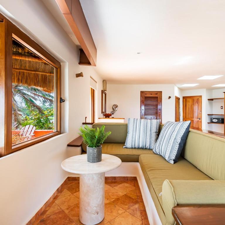 Bella Mar, Oceanfront Escape - Deluxe Double Room with Balcony and Sea View - 3