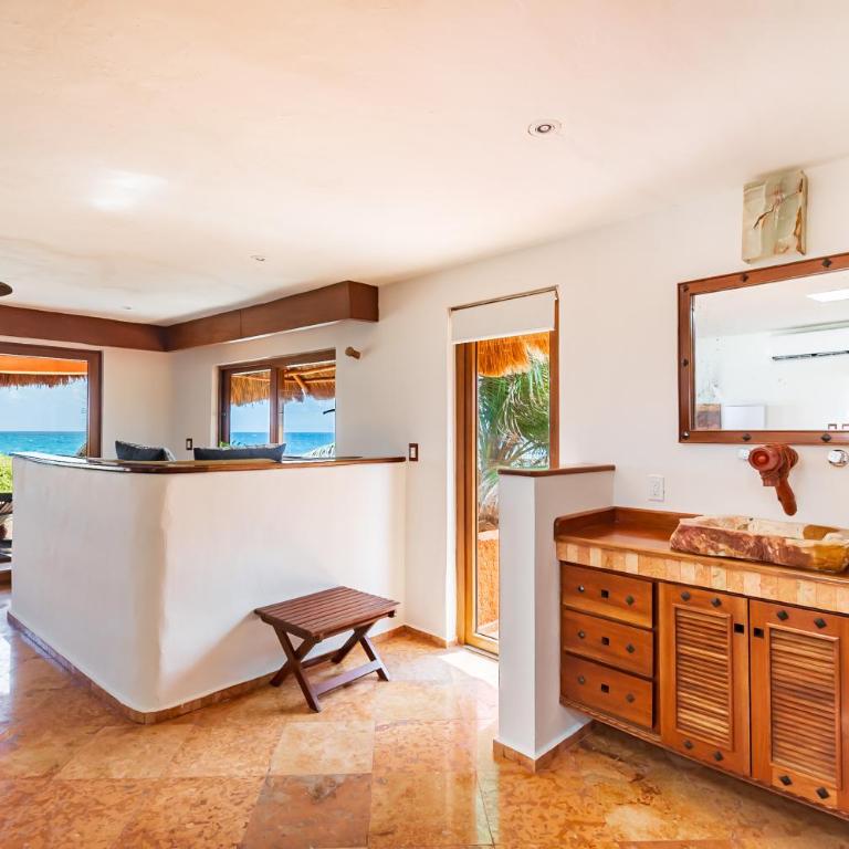 Bella Mar, Oceanfront Escape - Deluxe Double Room with Balcony and Sea View - 10